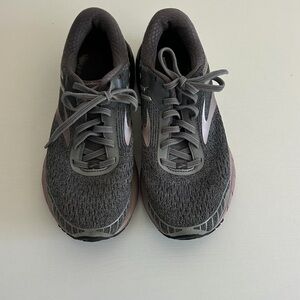 brooks gray and pink athletic shoes